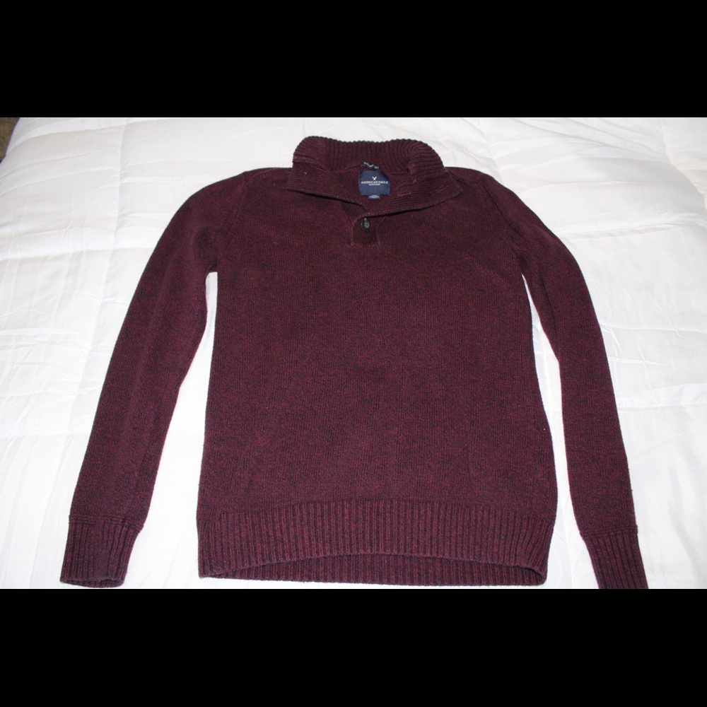 American Eagle Men’s Burgundy Sweater